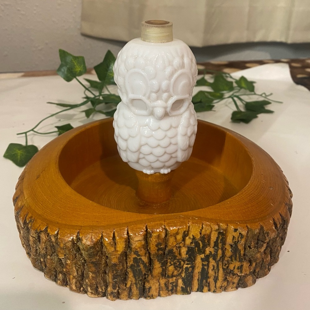 Vintage Avon Owl 10019 After Shave (Full)